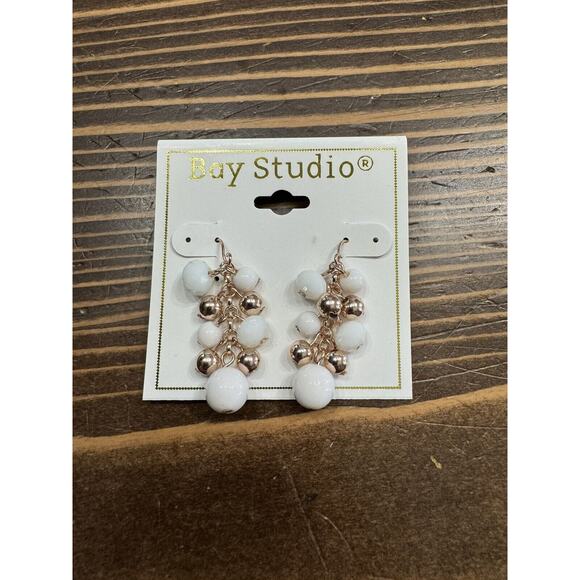Bay Studio Faux Pearl Cluster Gold Dangle Earrings NWT - Picture 1 of 2